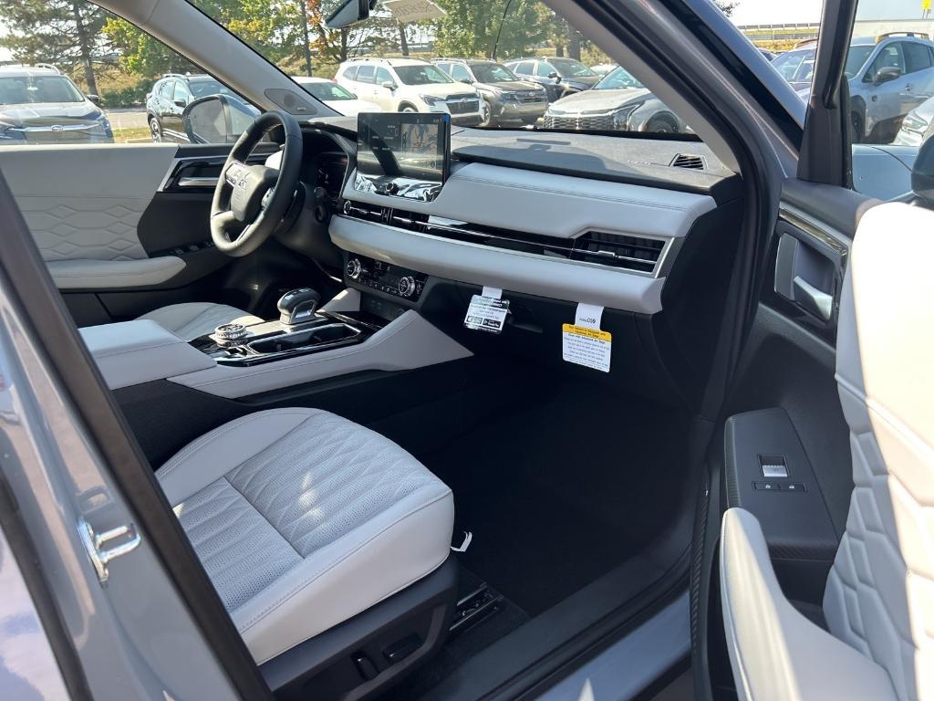 new 2025 Mitsubishi Outlander car, priced at $42,500