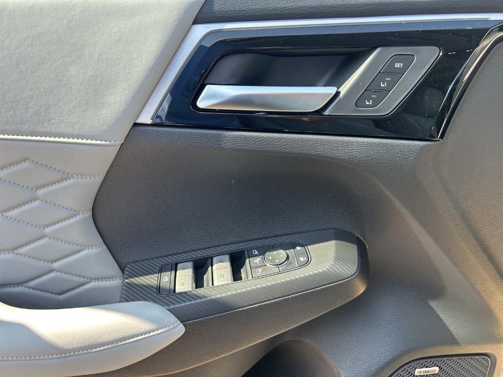 new 2025 Mitsubishi Outlander car, priced at $42,500