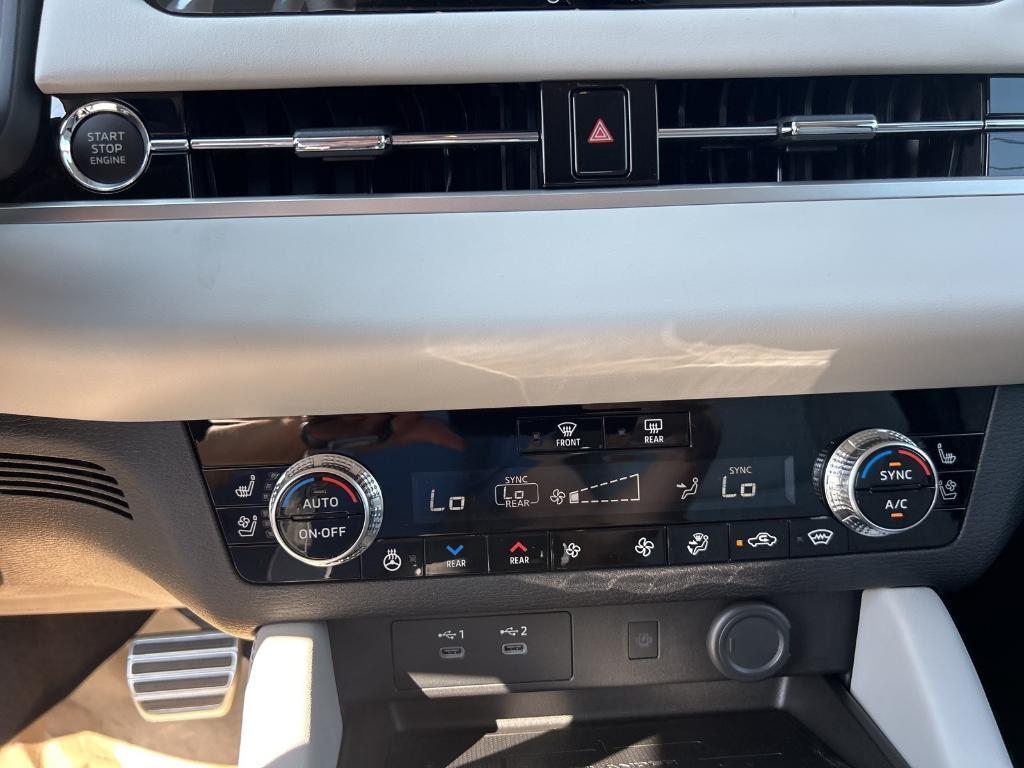new 2025 Mitsubishi Outlander car, priced at $42,500