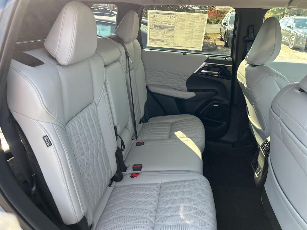 new 2025 Mitsubishi Outlander car, priced at $42,500