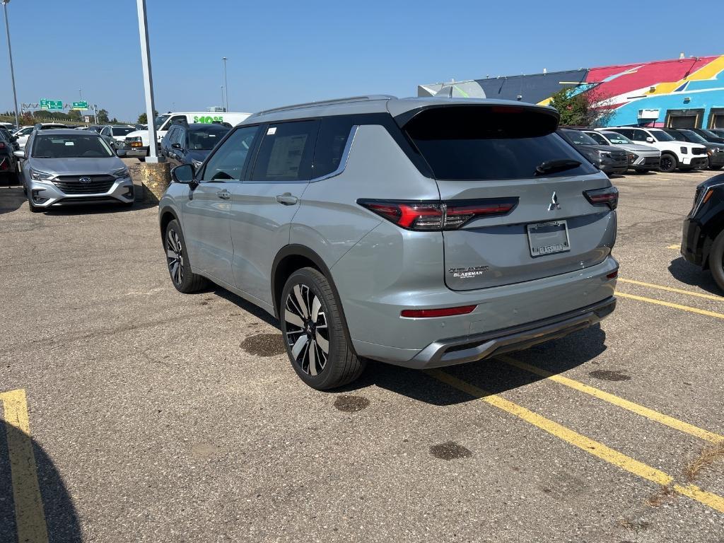 new 2025 Mitsubishi Outlander car, priced at $42,500