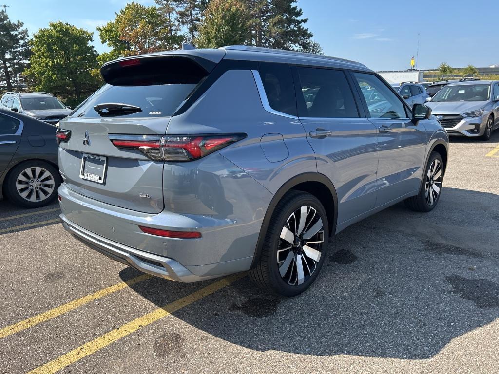 new 2025 Mitsubishi Outlander car, priced at $42,500