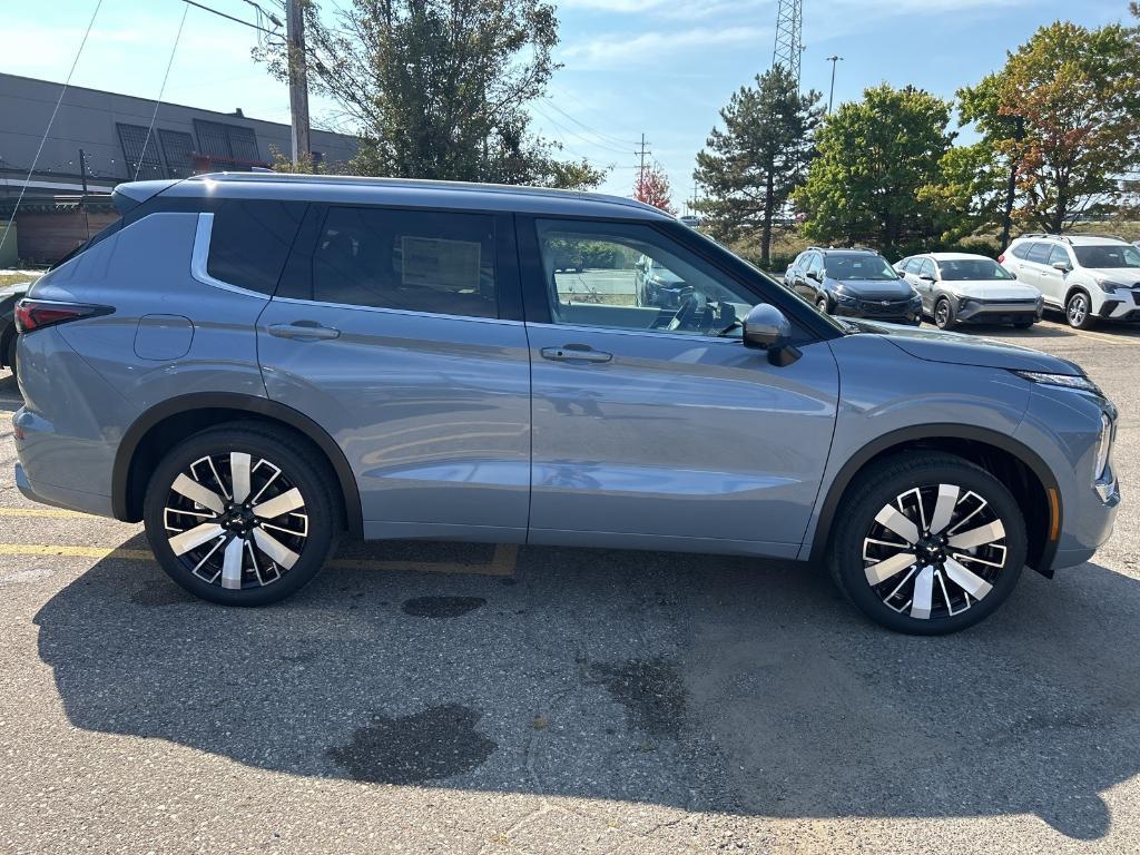 new 2025 Mitsubishi Outlander car, priced at $42,500