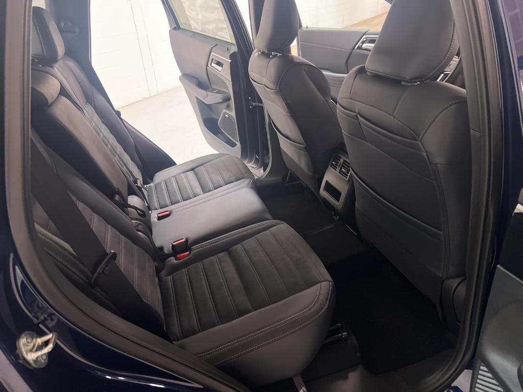 new 2025 Mitsubishi Outlander car, priced at $37,555