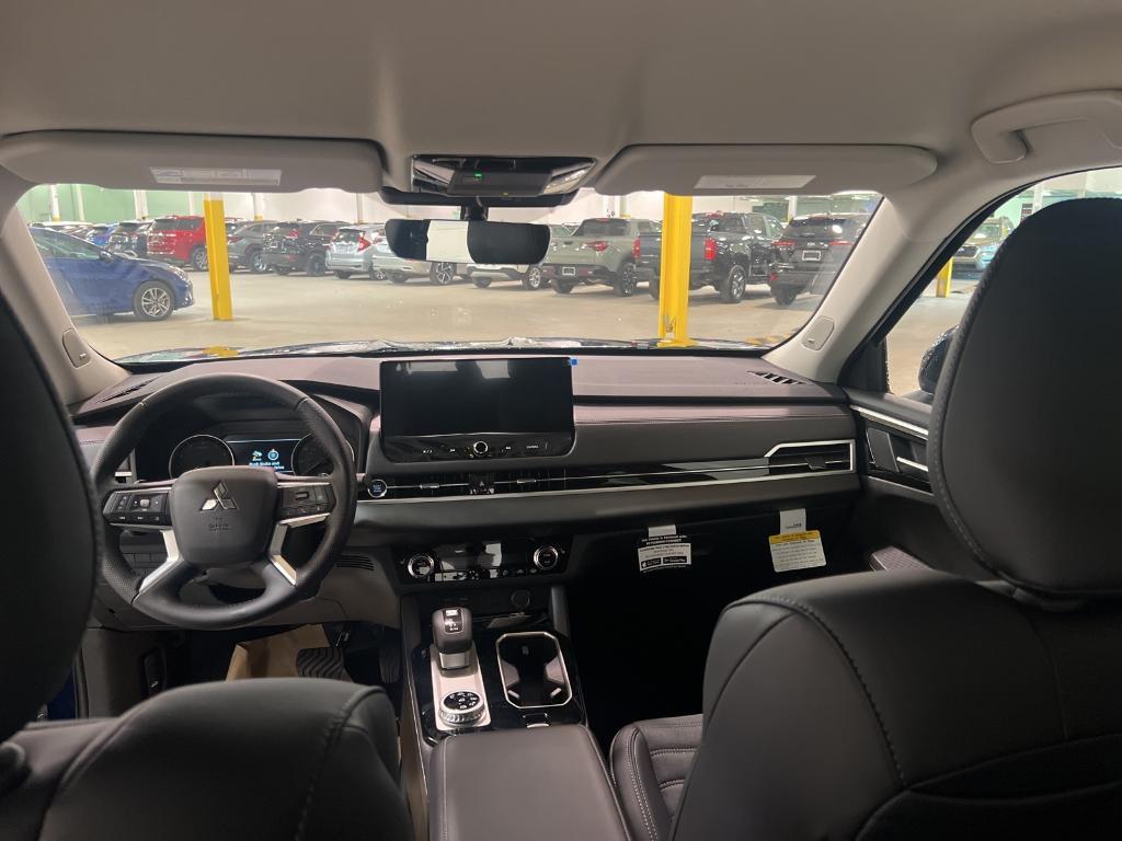 new 2025 Mitsubishi Outlander car, priced at $37,555