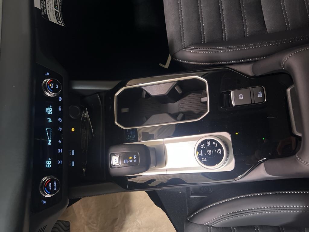 new 2025 Mitsubishi Outlander car, priced at $37,555