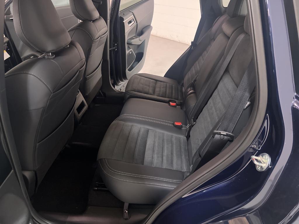 new 2025 Mitsubishi Outlander car, priced at $37,555