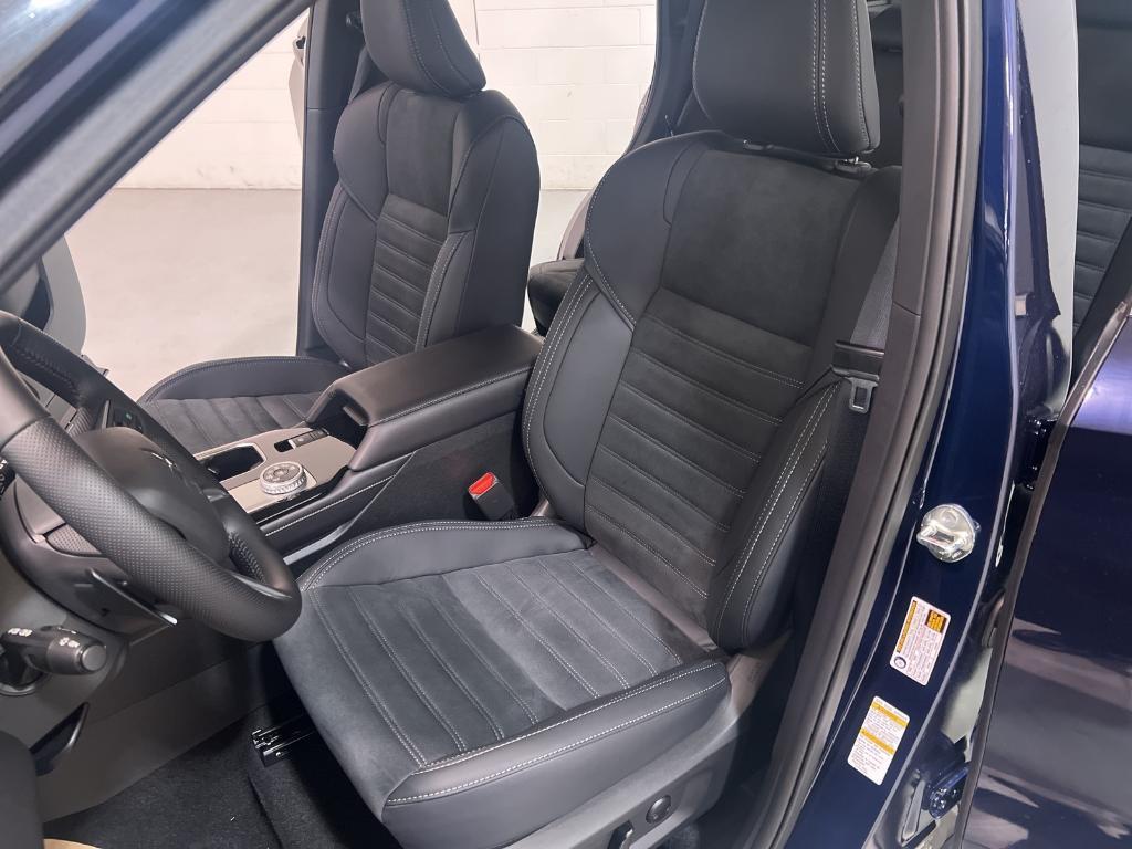 new 2025 Mitsubishi Outlander car, priced at $37,555