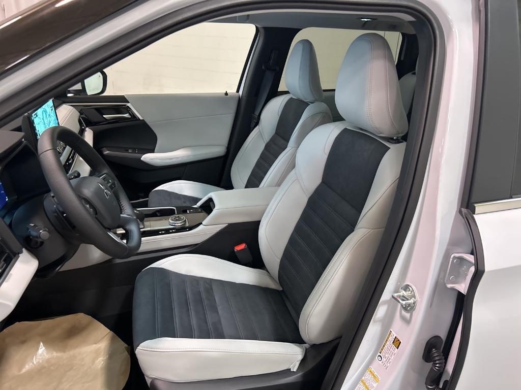new 2025 Mitsubishi Outlander car, priced at $40,675