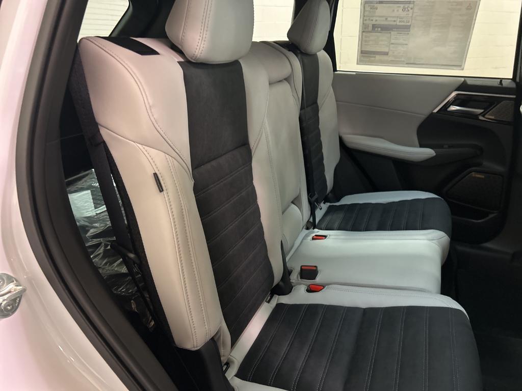 new 2025 Mitsubishi Outlander car, priced at $40,675