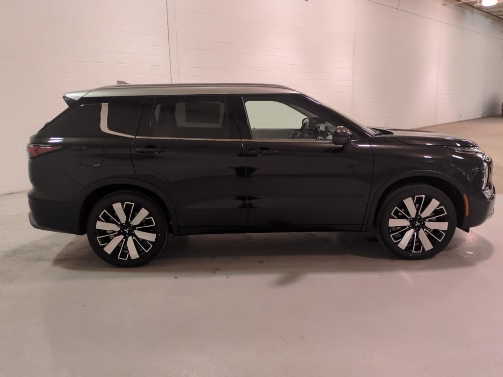 new 2025 Mitsubishi Outlander car, priced at $44,155