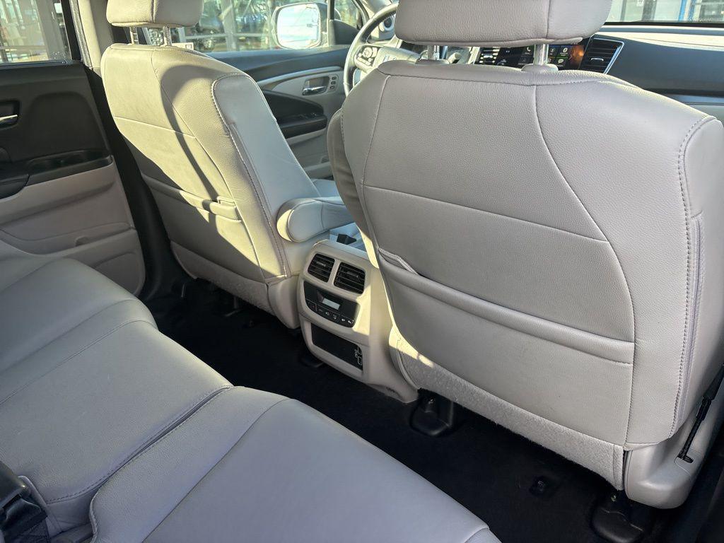 used 2022 Honda Pilot car, priced at $22,000