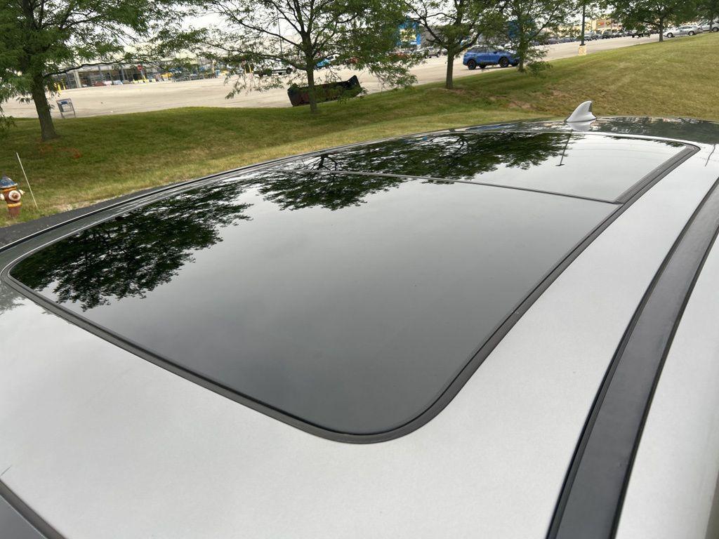 used 2023 Acura MDX car, priced at $39,930