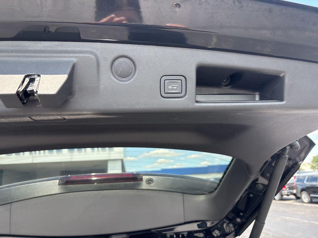 used 2023 Chevrolet Equinox car, priced at $23,540