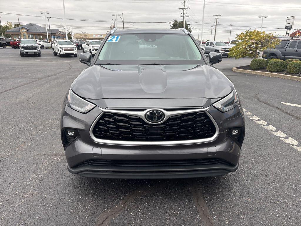 used 2021 Toyota Highlander car, priced at $31,040