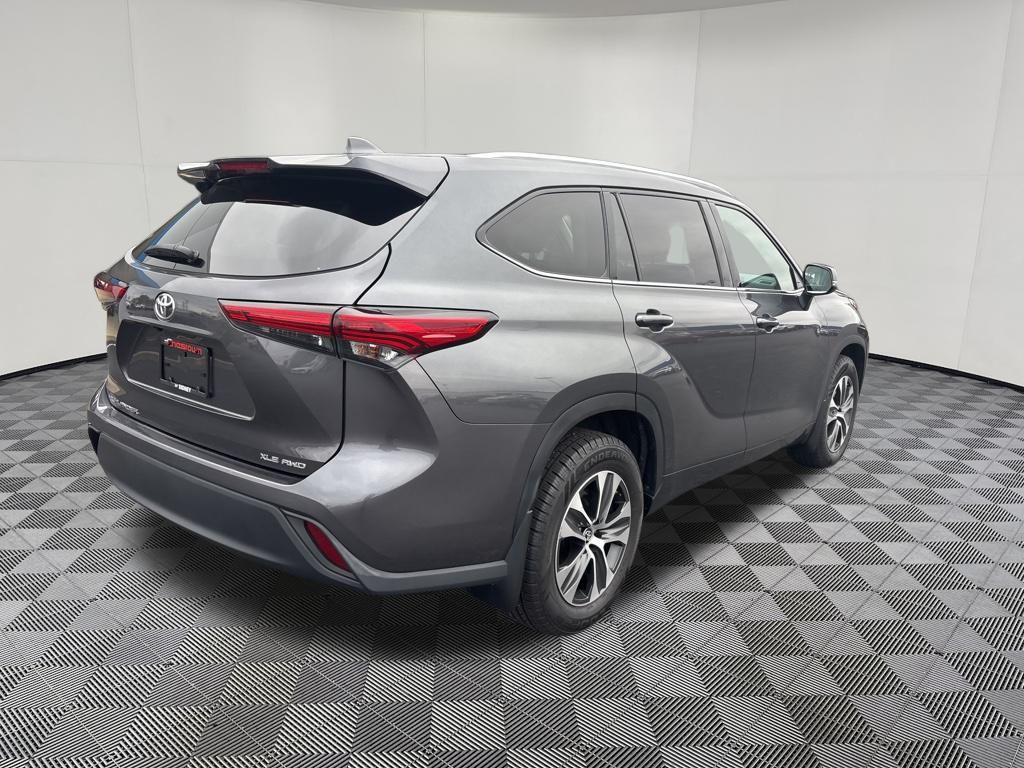 used 2021 Toyota Highlander car, priced at $29,699