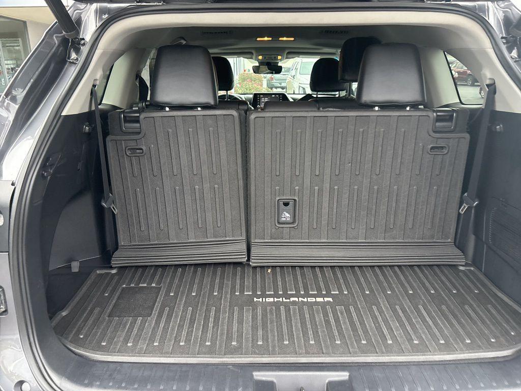 used 2021 Toyota Highlander car, priced at $31,040