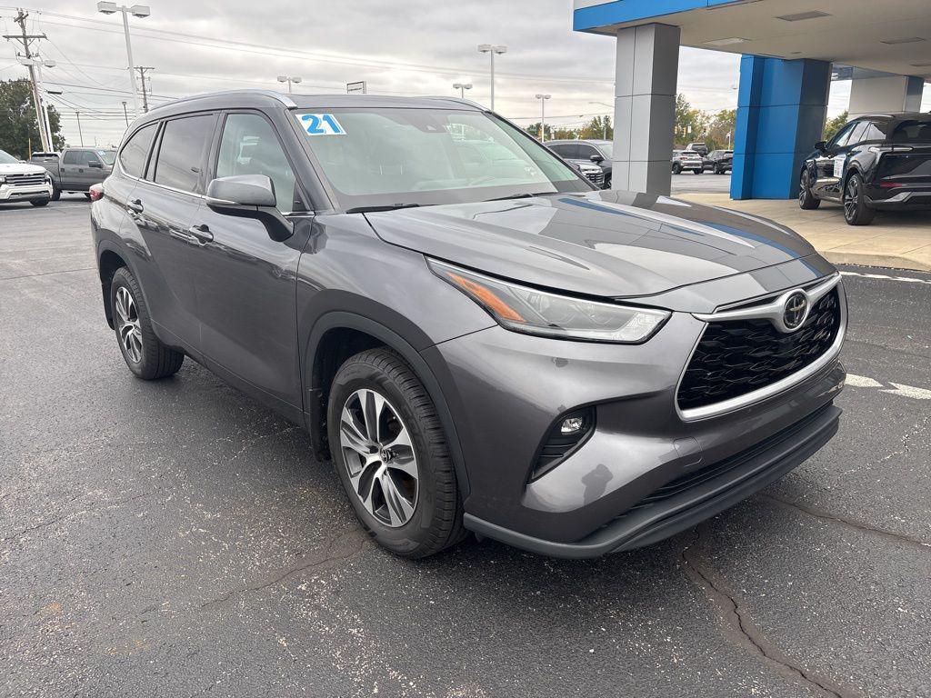 used 2021 Toyota Highlander car, priced at $31,040