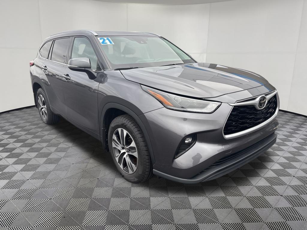 used 2021 Toyota Highlander car, priced at $29,699