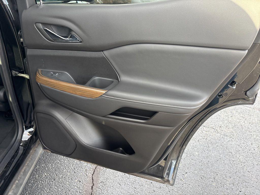 used 2023 GMC Acadia car, priced at $31,864