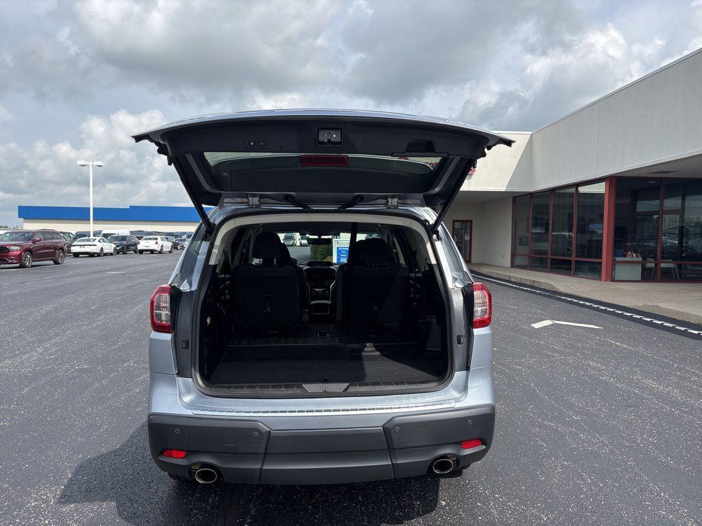 used 2021 Subaru Ascent car, priced at $25,900