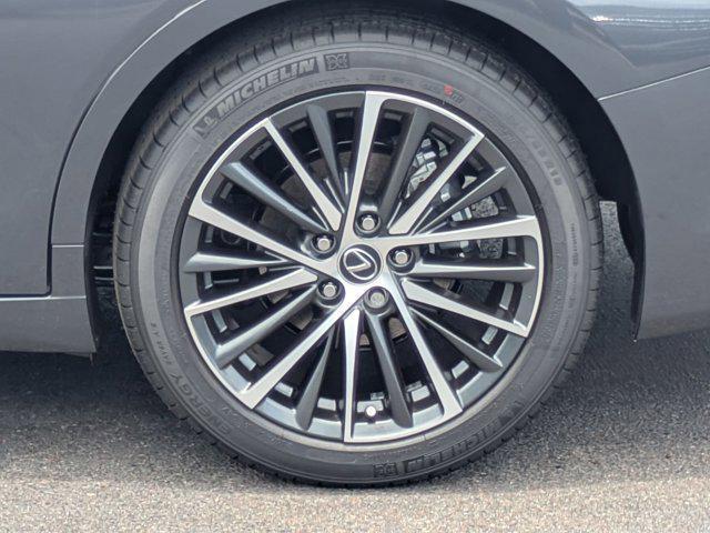 new 2025 Lexus ES 300h car, priced at $48,537