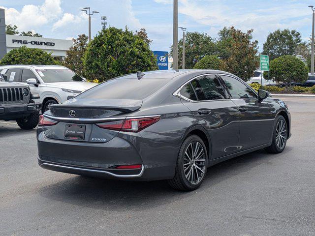 new 2025 Lexus ES 300h car, priced at $48,537