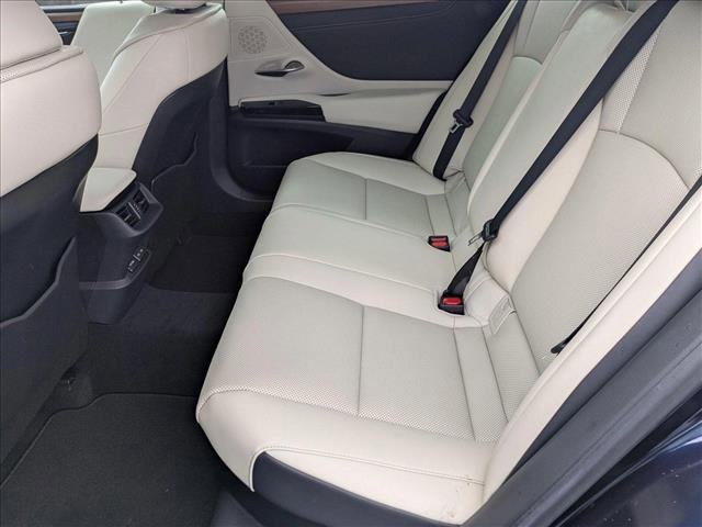 new 2025 Lexus ES 300h car, priced at $48,077