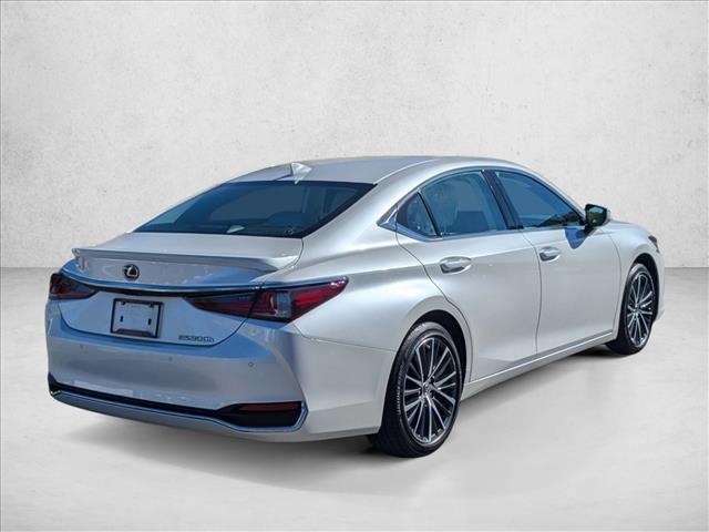 used 2025 Lexus ES 300h car, priced at $43,998