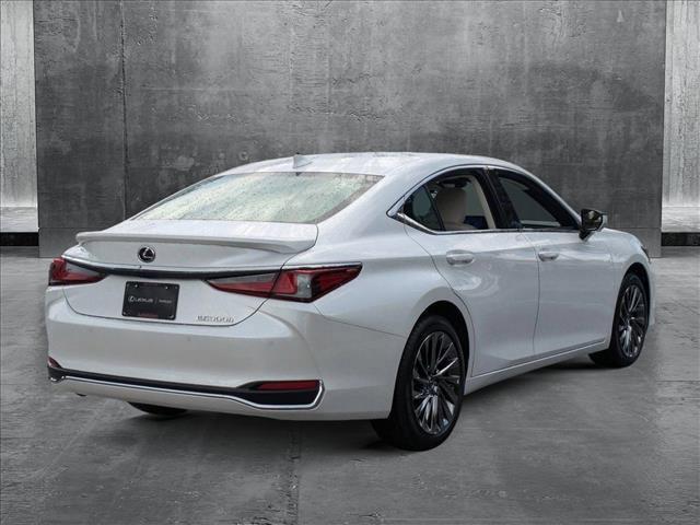 new 2025 Lexus ES 300h car, priced at $51,669