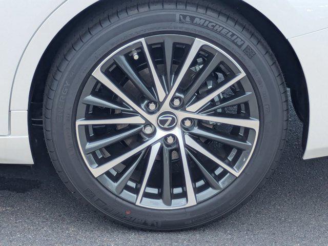 new 2025 Lexus ES 300h car, priced at $48,537