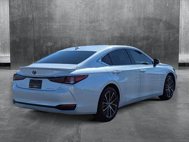 new 2025 Lexus ES 300h car, priced at $51,639