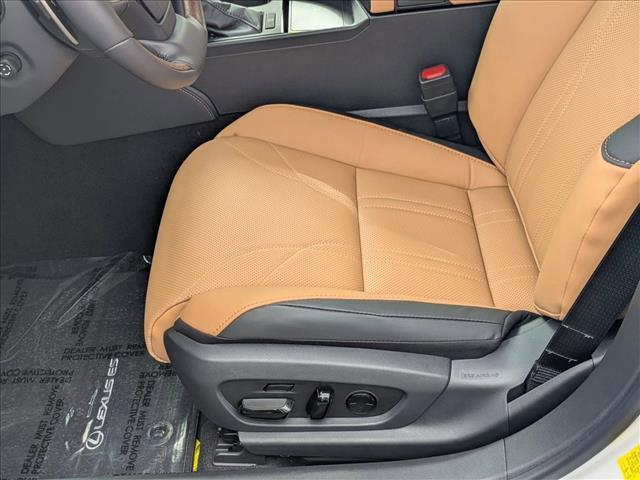 new 2025 Lexus ES 350 car, priced at $53,525