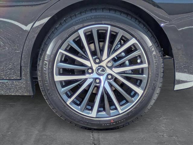 new 2025 Lexus ES 300h car, priced at $47,817