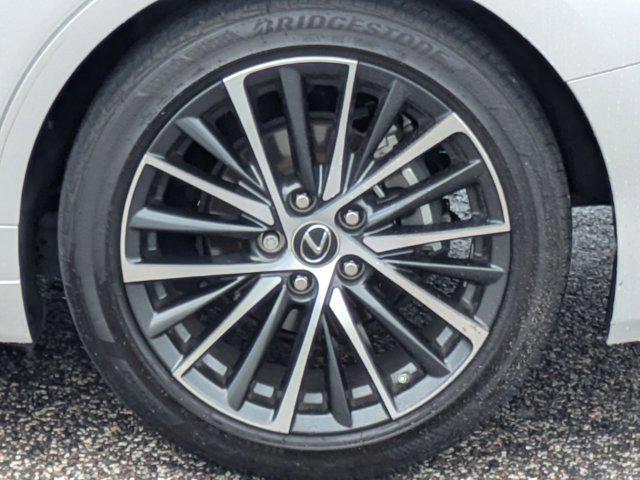 used 2024 Lexus ES 300h car, priced at $42,997