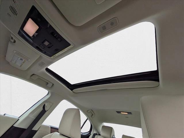 used 2024 Lexus ES 300h car, priced at $40,318