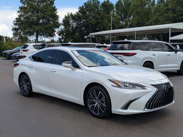 new 2025 Lexus ES 300h car, priced at $48,249