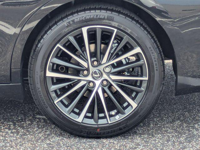 new 2025 Lexus ES 300h car, priced at $48,387