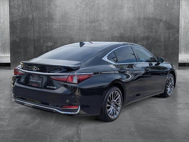 new 2025 Lexus ES 300h car, priced at $51,539