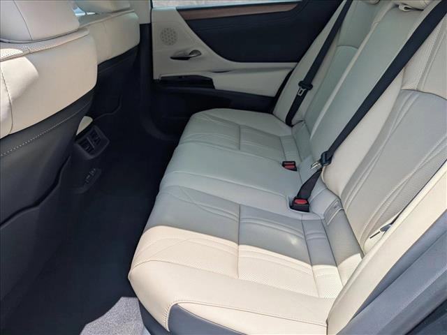 new 2025 Lexus ES 300h car, priced at $51,539
