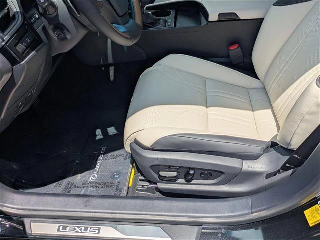 new 2025 Lexus ES 300h car, priced at $51,539
