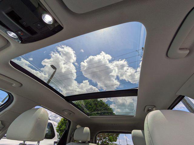 used 2022 Kia Sorento Plug-In Hybrid car, priced at $30,705