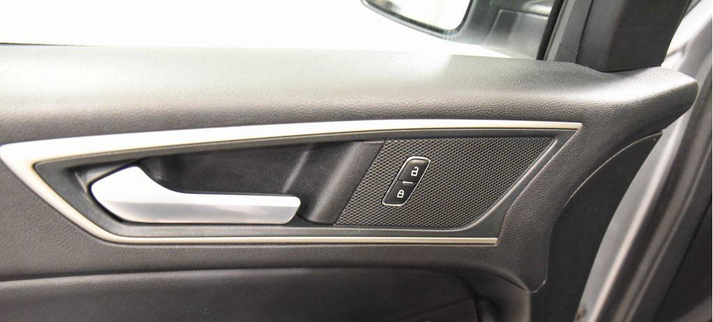 used 2024 Ford Edge car, priced at $24,400