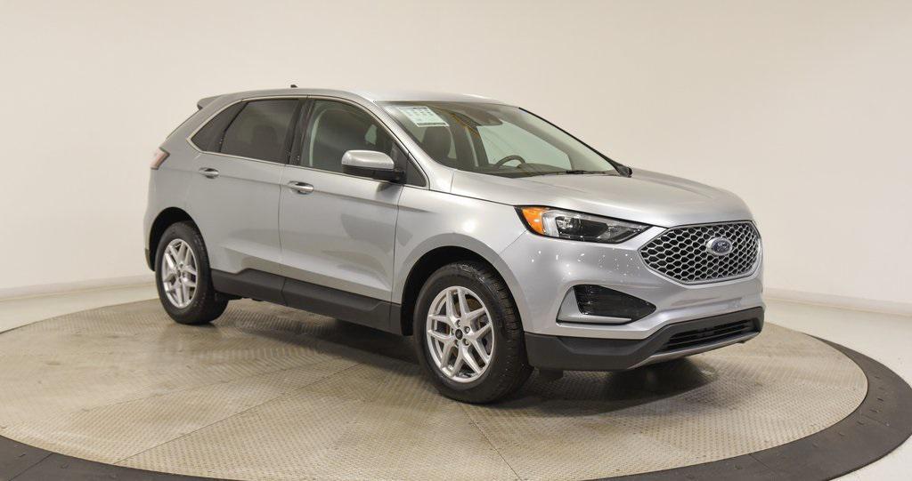 used 2024 Ford Edge car, priced at $24,400