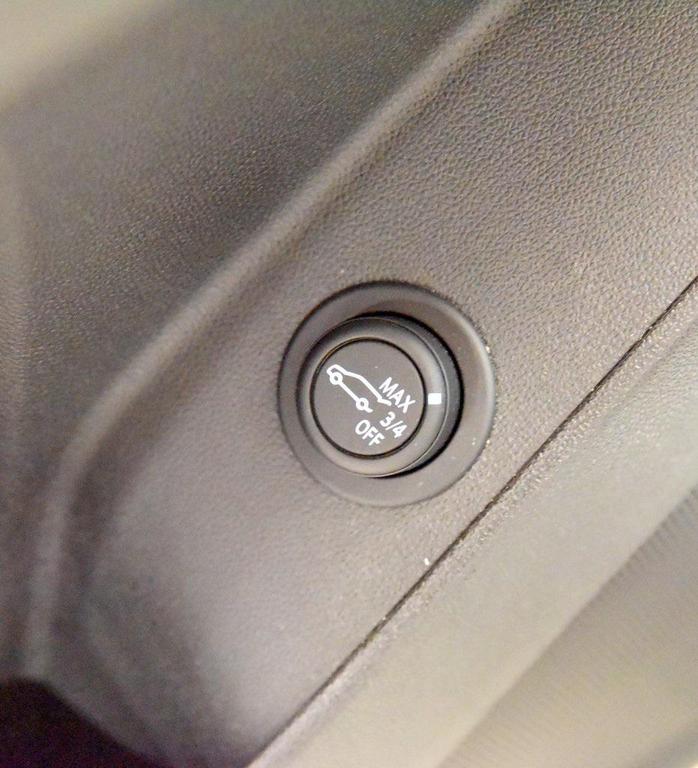 used 2023 Chevrolet Equinox car, priced at $25,290