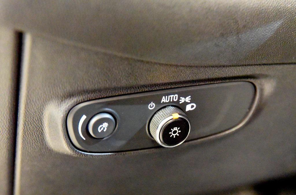 used 2023 Chevrolet Equinox car, priced at $25,290