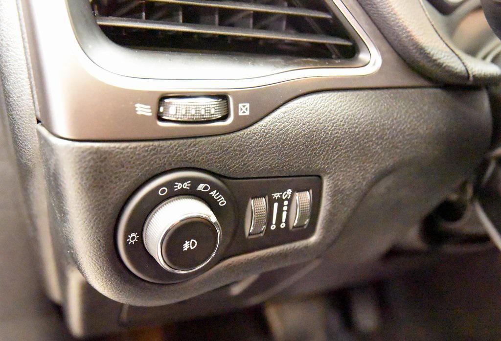 used 2019 Jeep Cherokee car, priced at $17,500