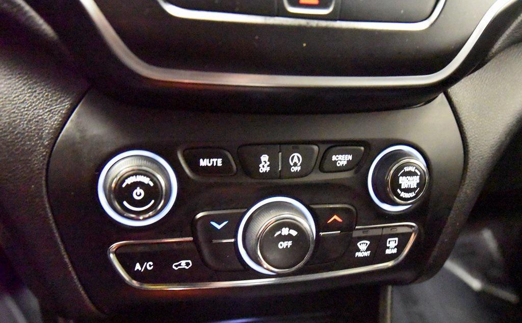 used 2019 Jeep Cherokee car, priced at $17,500