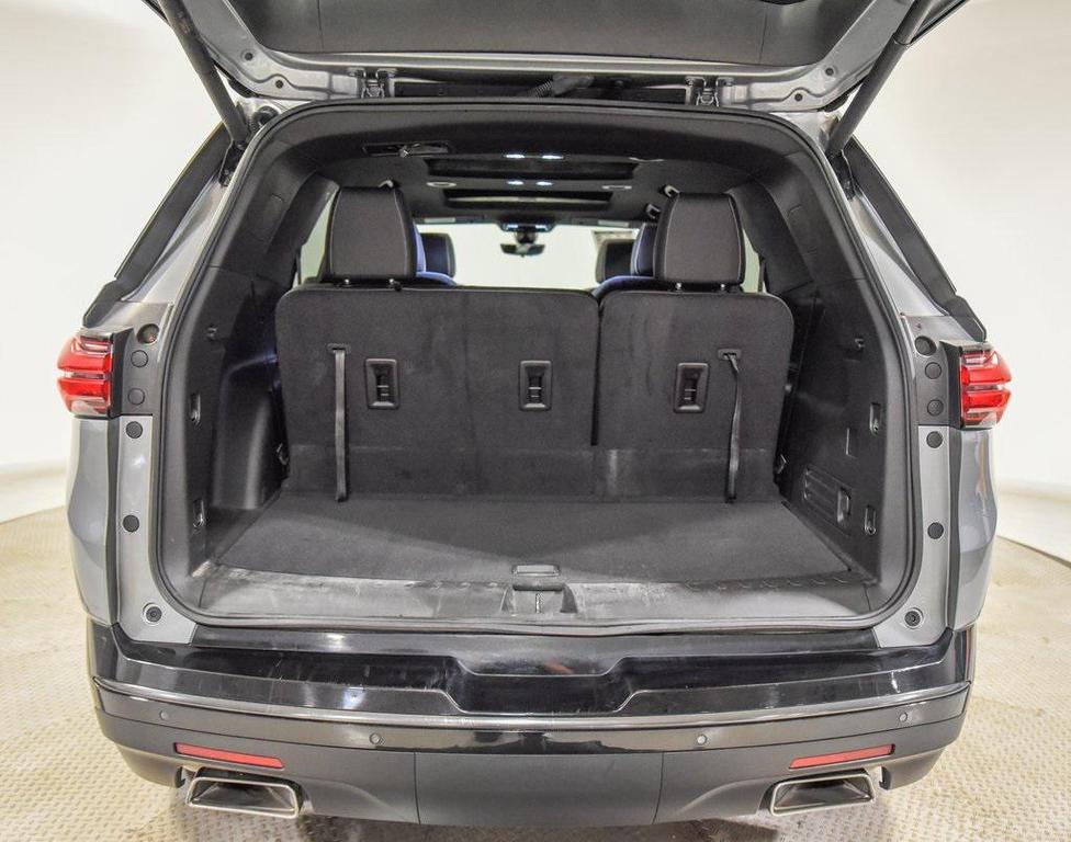 used 2023 Chevrolet Traverse car, priced at $34,499