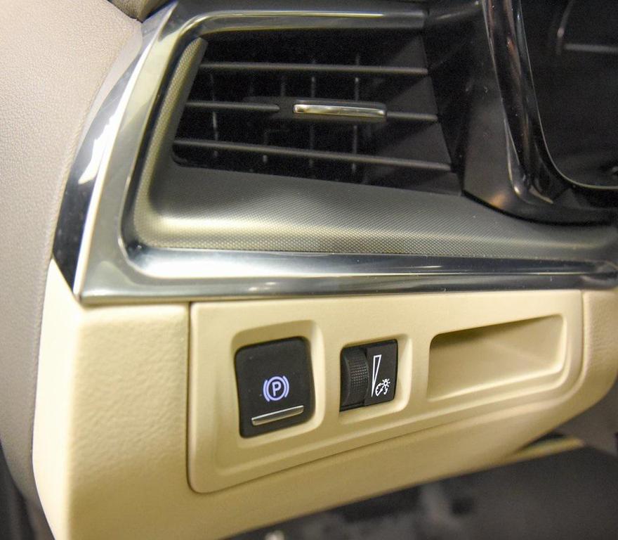 used 2017 Cadillac XT5 car, priced at $15,500